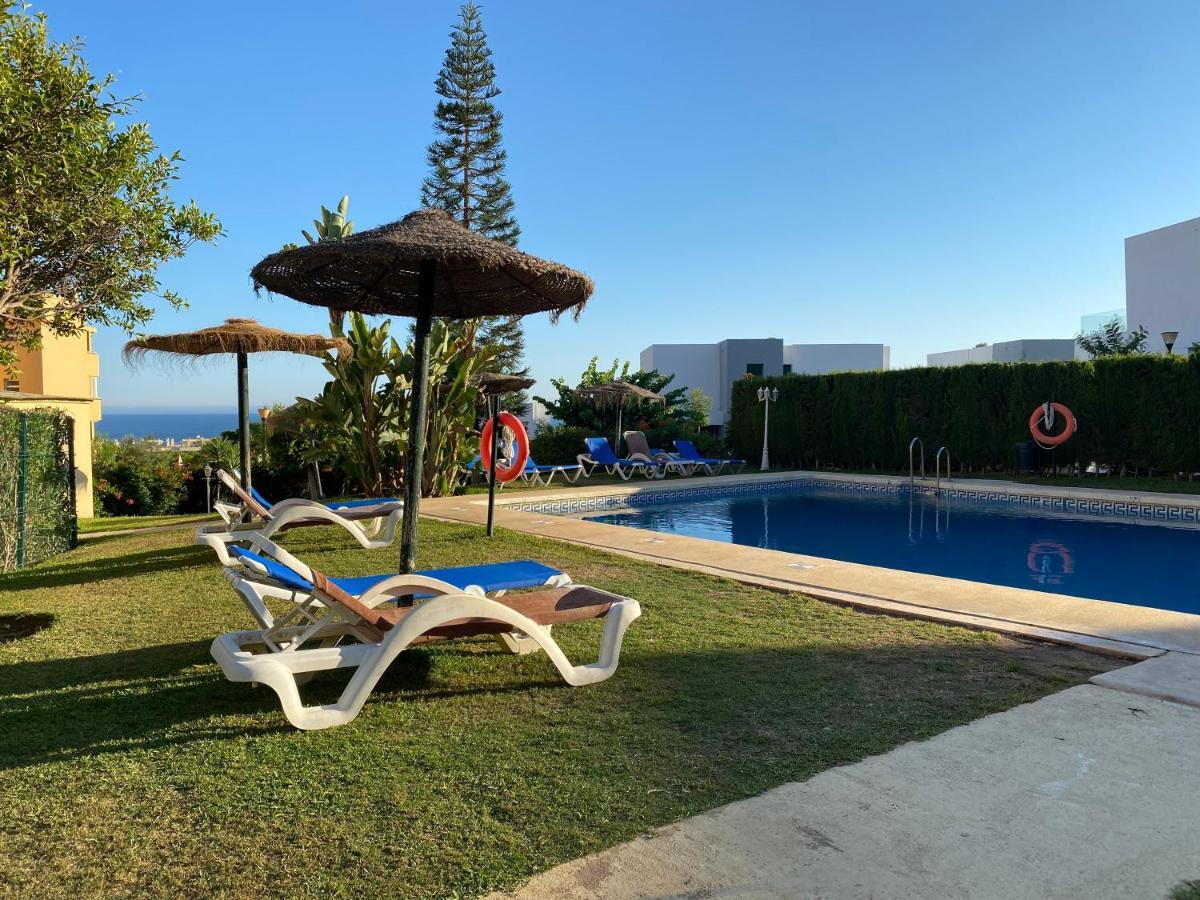 Ground Floor Apartment- 2 Bedrooms - 450 Meters From The Apartamento Marbella