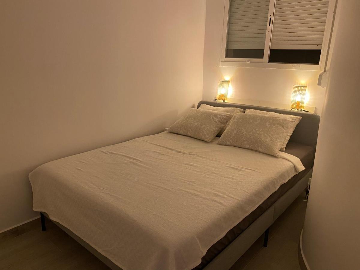 Ground Floor Apartment- 2 Bedrooms - 450 Meters From The Apartamento *
